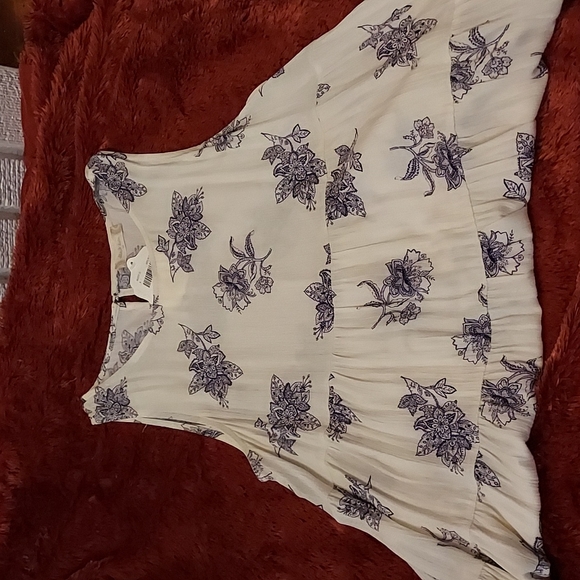 Altar'd State Sleeveless Blouse - Picture 3 of 8